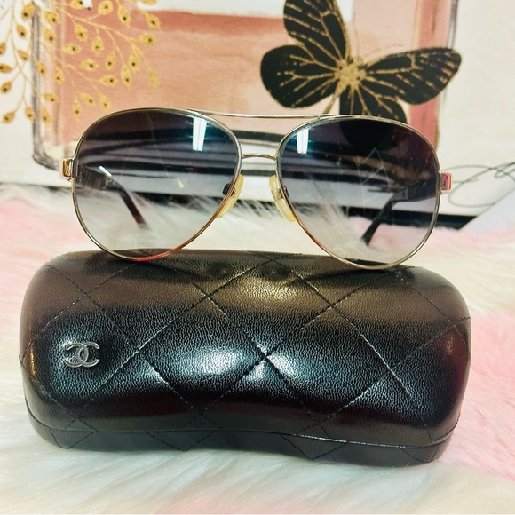 Chanel 4195-Q Aviator Sunglasses with Quilted Lambskin Case - Picture 9 of 10